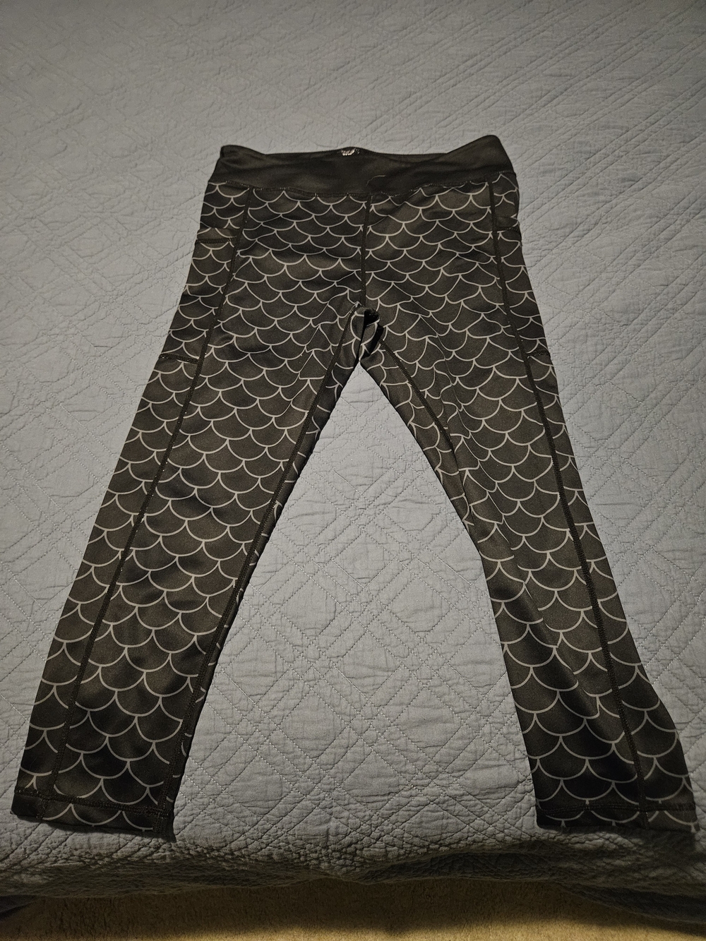Constantly Varied Gear Black Scallop-Print Leggings